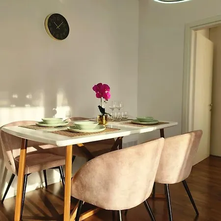 Apartman Central W 24h Self Check In Tirana